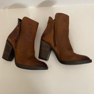 Steve Madden Brown Leather Booties